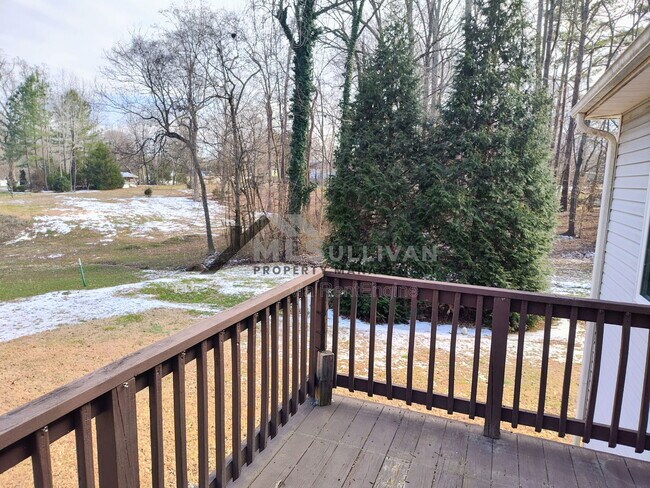 Building Photo - 312 Lakeshore Dr