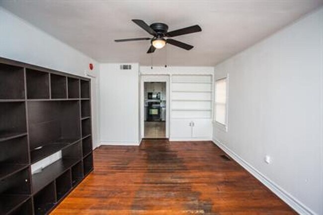 Building Photo - 1602 Avenue X