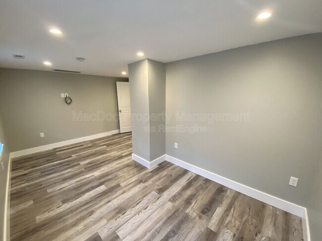 Building Photo - 1115 Winchester St