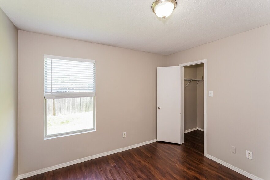 Building Photo - 317 Taylor St