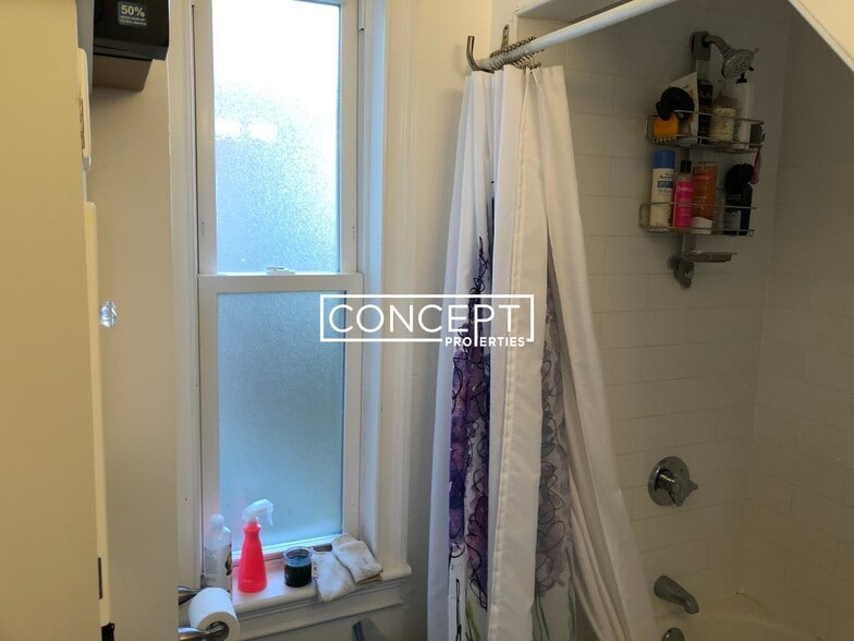 Building Photo - 8 Claremon St