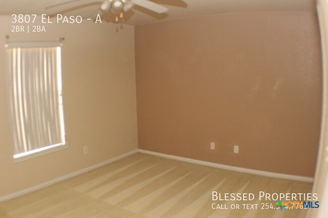 Building Photo - 3807 El Paso Dr