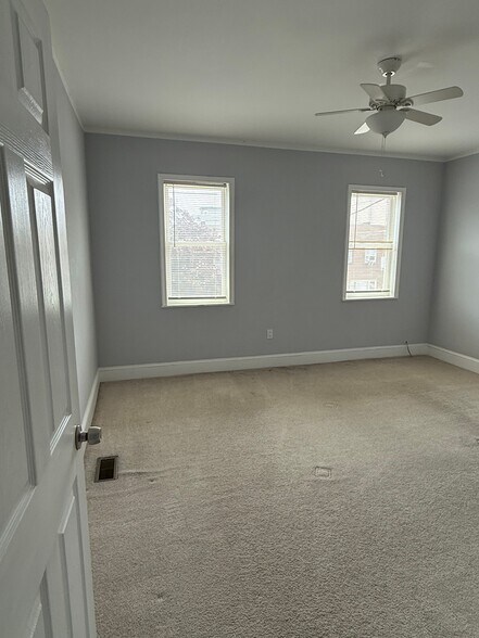 Building Photo - 2709 E Clearfield St