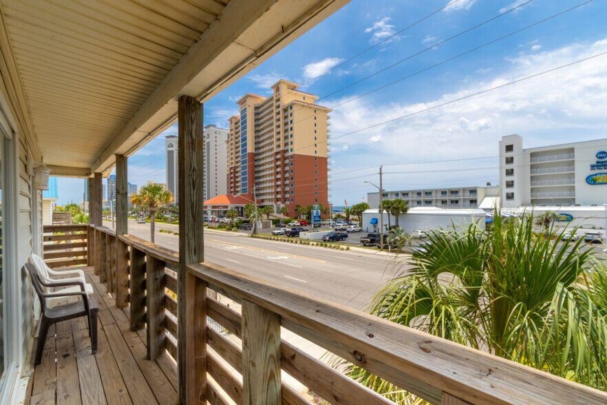 Building Photo - 344 E Beach Blvd