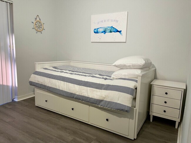 Building Photo - 11315 SW 123rd Ave