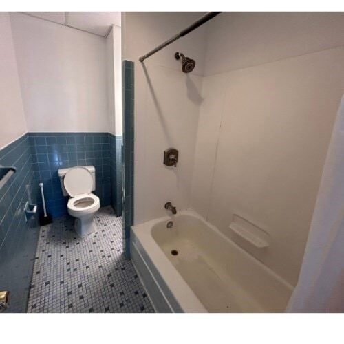 Building Photo - 483 Beacon St