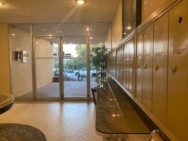 Lobby Area - 1841 N Fuller Ave