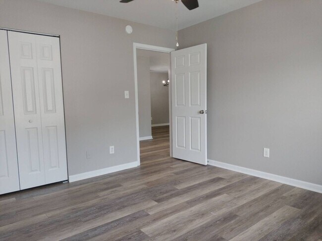 Building Photo - $200 Off Your First Full Month’s Rent!  Mo...