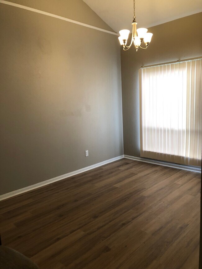 Primary Photo - 10815 Swan Glen Dr