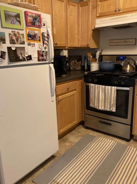 Building Photo - 18 Juniper St