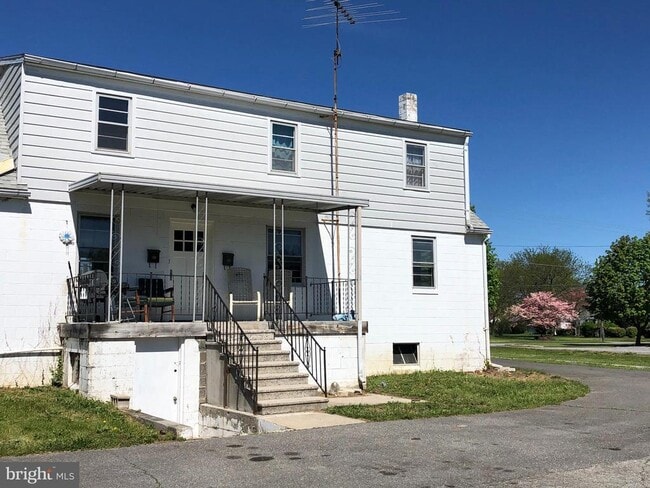 Building Photo - 50 Dymond Ave