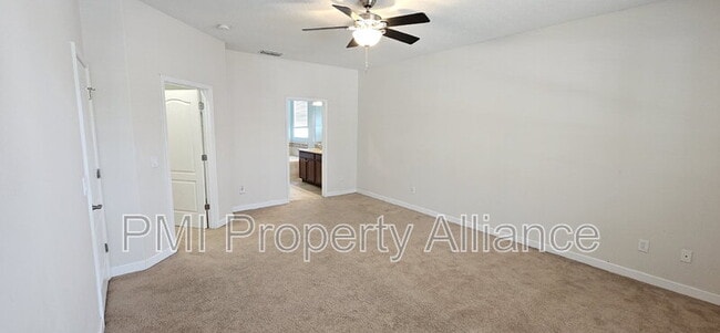 Building Photo - 15217 Evergreen Oak Loop