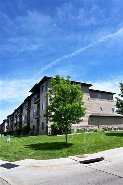 Building Photo - The Sterling Apartments At Kearney