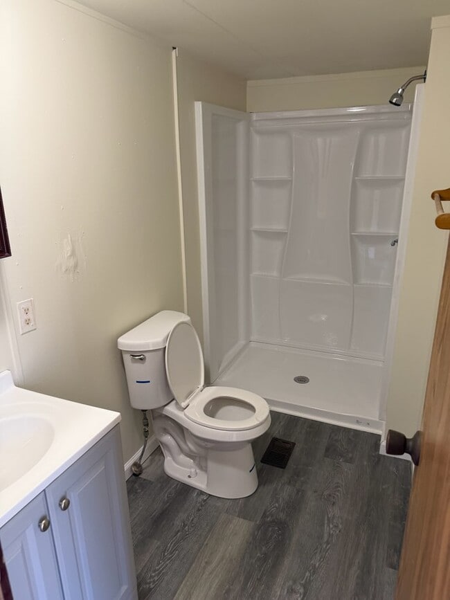 Building Photo - 210 Theresa Ln