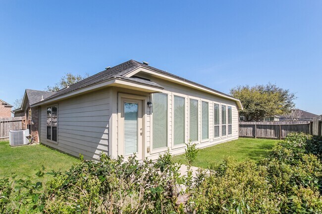 Building Photo - 2703 Facet Creek Dr