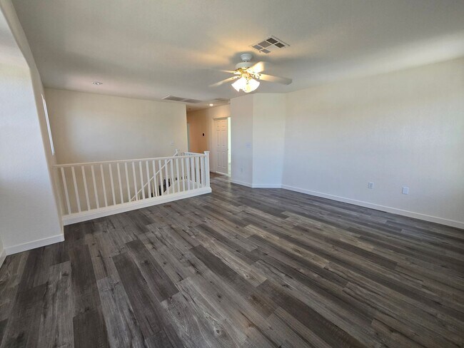 Building Photo - A Fabulous 3 Bedroom Home in Seven Hills