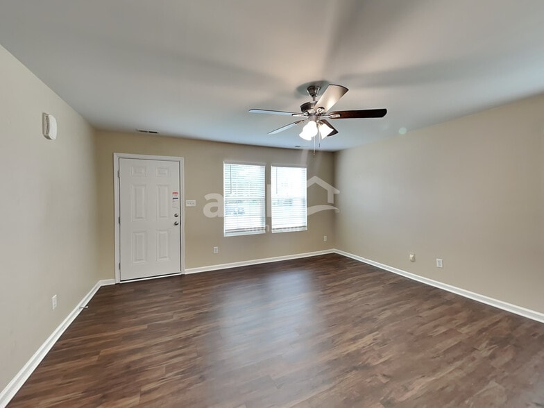 Building Photo - 261 Aershire Ct