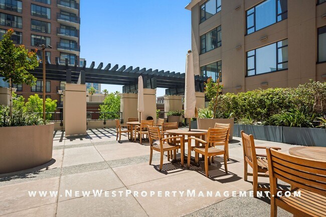 Building Photo - 530 K St