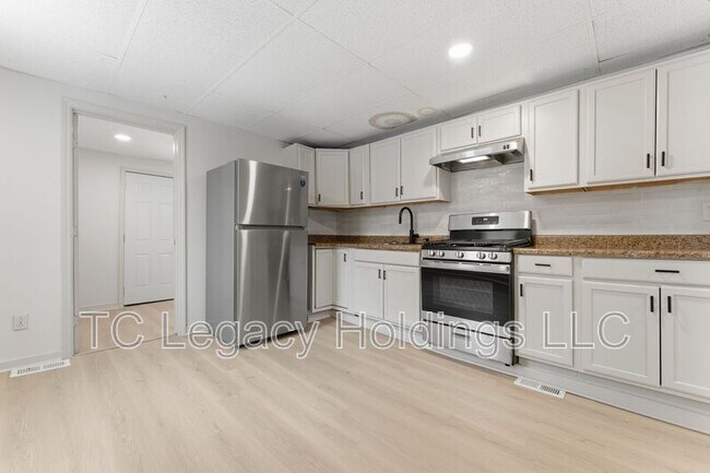 Building Photo - 16 Flint St