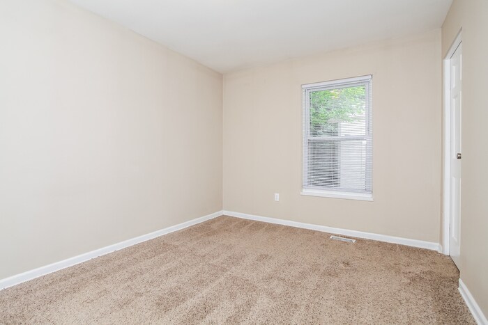Building Photo - 12085 Spalding Dr