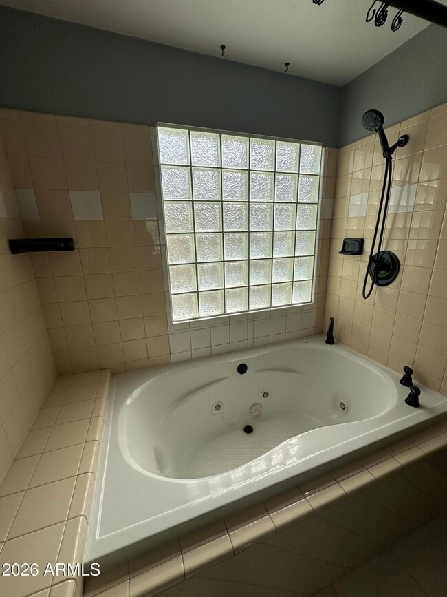 Building Photo - 3029 W Sierra St