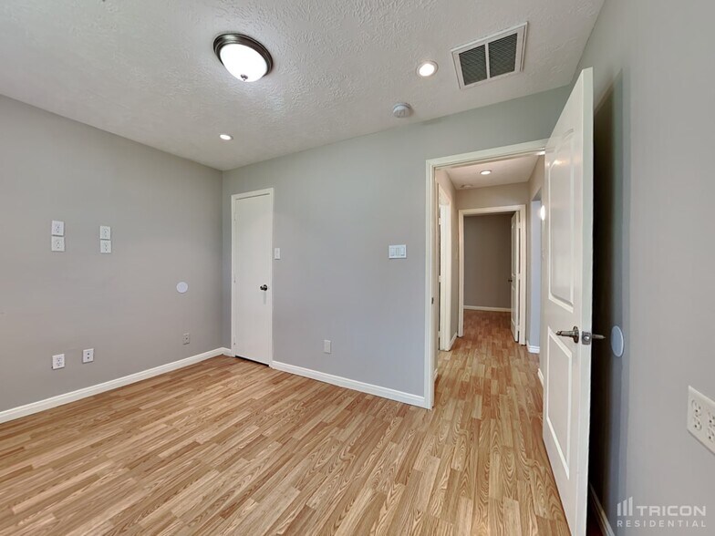 Building Photo - 16342 Many Trees Ln