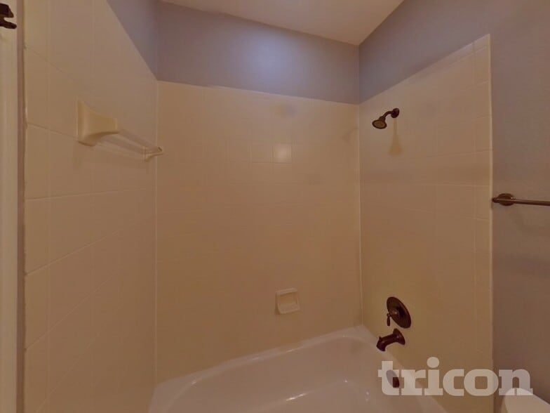 Building Photo - 2107 Parkvista Ct