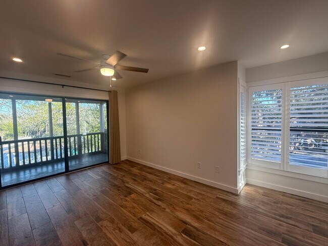 Building Photo - 300 Yacht Club Dr