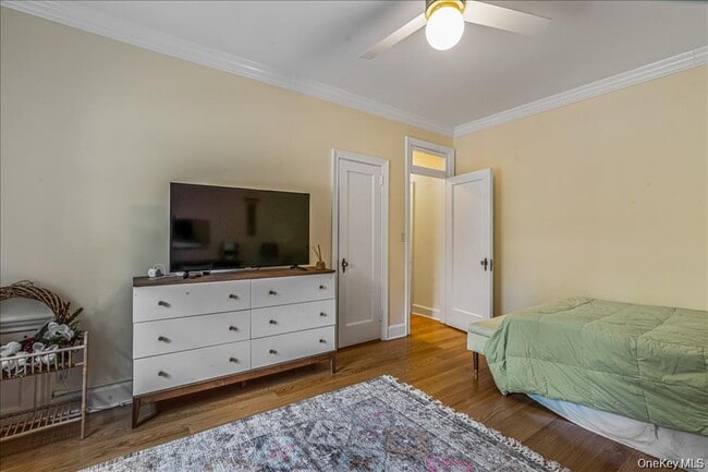 Building Photo - 38-30 Douglaston Pkwy