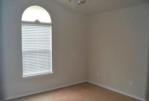 Building Photo - 714 Point Sunset