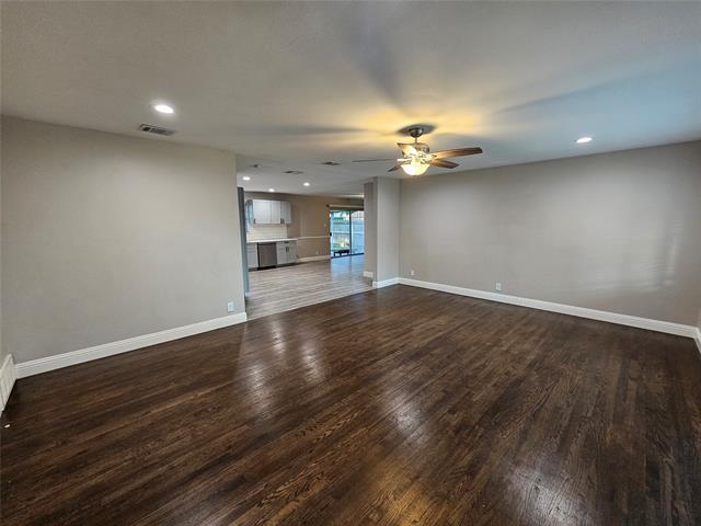 Building Photo - 800 Valley View Dr