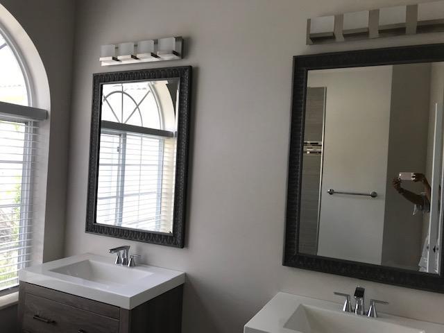 Building Photo - 10914 Oak Bend Way