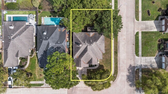 Building Photo - 17102 Mountain Crest Dr