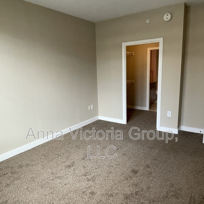 Building Photo - 155 Potomac Passage