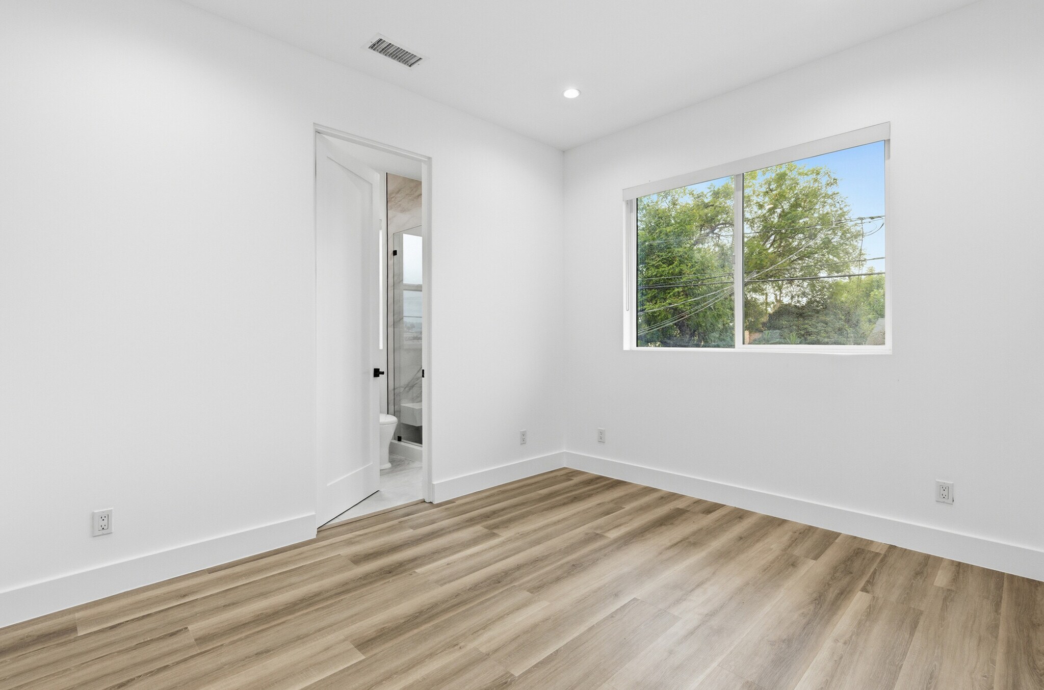 Building Photo - 5805 Kester Ave