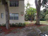 Building Photo - 201 Bonnie Blvd