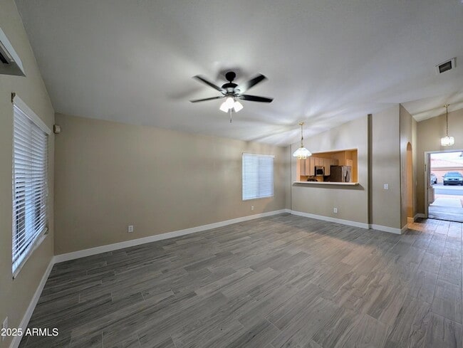 Building Photo - 7059 W Gardenia Ave