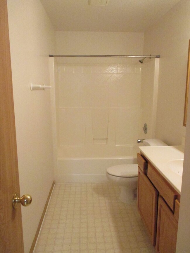 Building Photo - Howell.R-3809/11