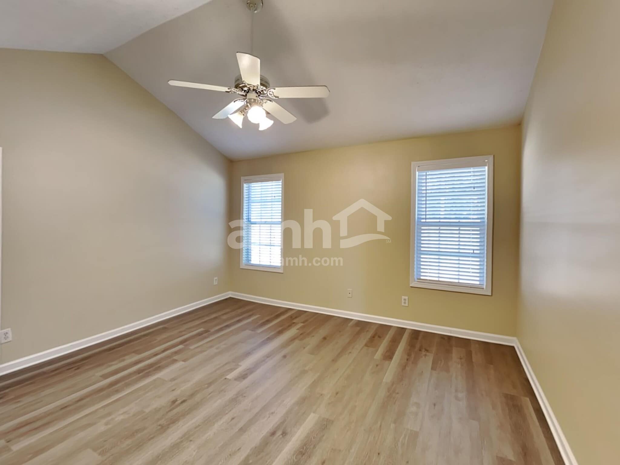 Building Photo - 7102 Independence Dr