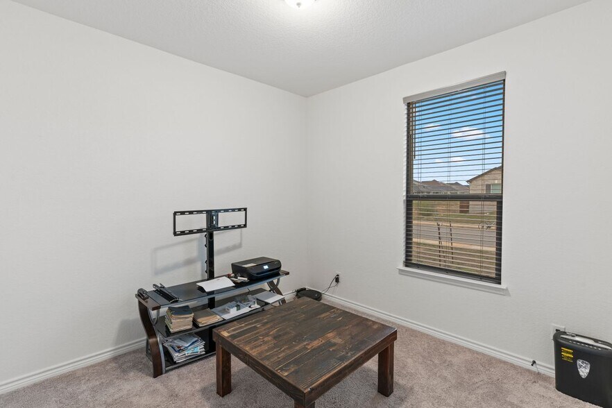 Building Photo - 5714 Agave Spine