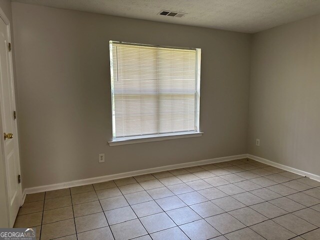Building Photo - 10650 Daisy Cove