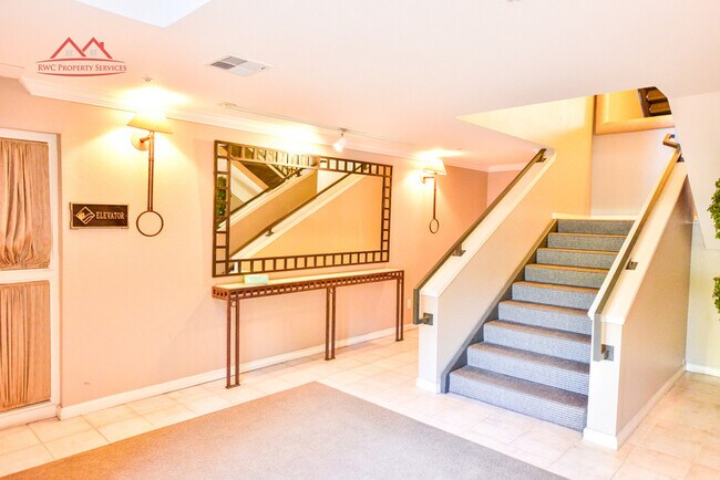 Building Photo - 2160 Santa Cruz Ave