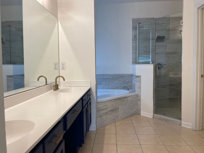 Building Photo - Beautiful Spacious Home in Deland