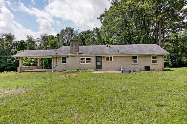 Building Photo - 554 Cox Ln