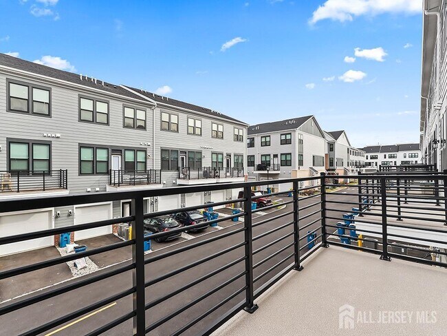 Building Photo - 715 Parker Blvd