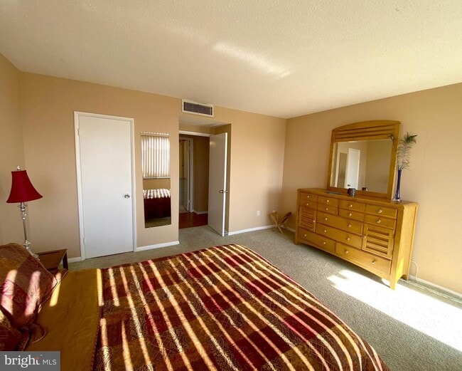 Building Photo - 6301 Stevenson Ave