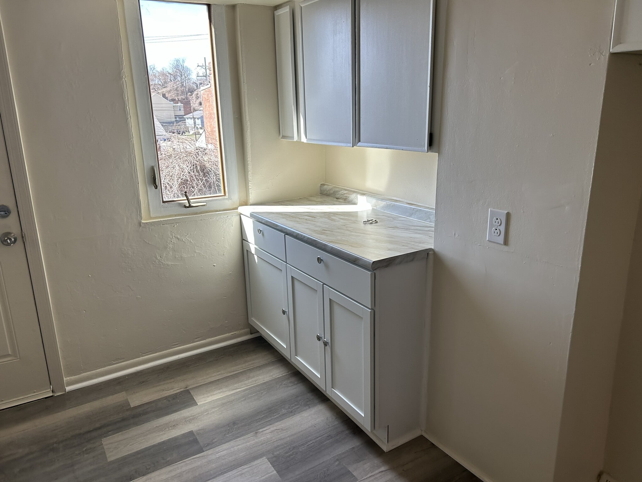 Building Photo - 651 Hollace St