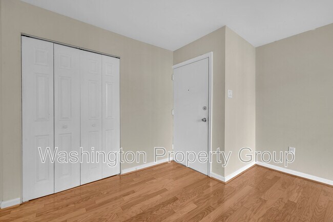 Building Photo - 736 Quince Orchard Blvd