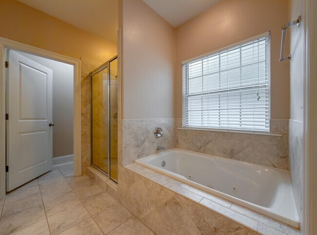 Building Photo - 1946 Sagebrook Dr