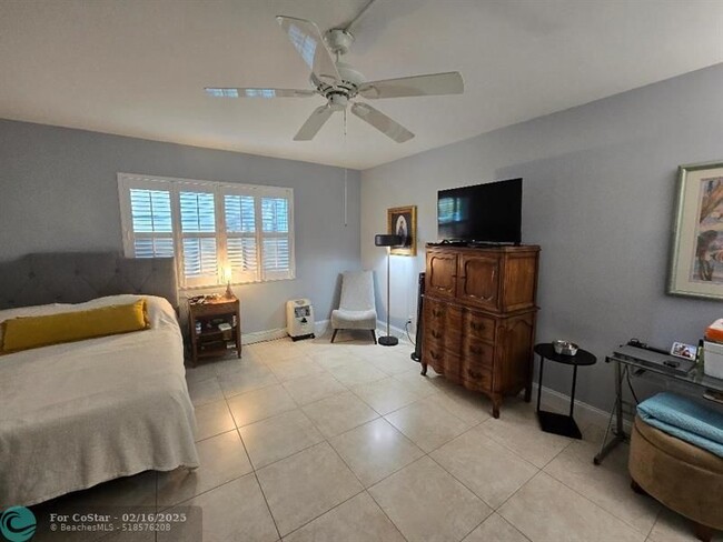 Building Photo - 669 W Oakland Park Blvd